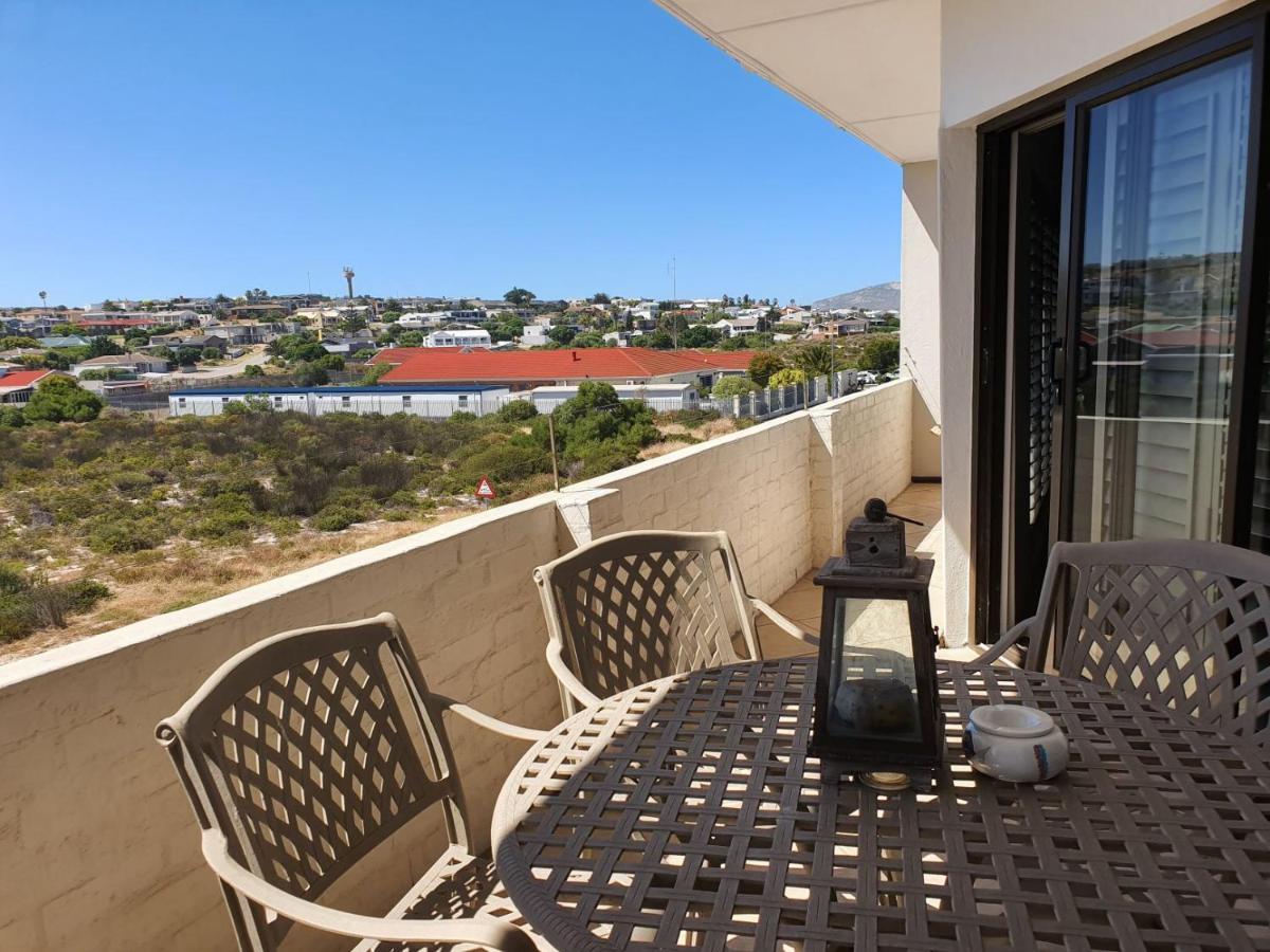 Albatross Guesthouse Langebaan Exterior photo